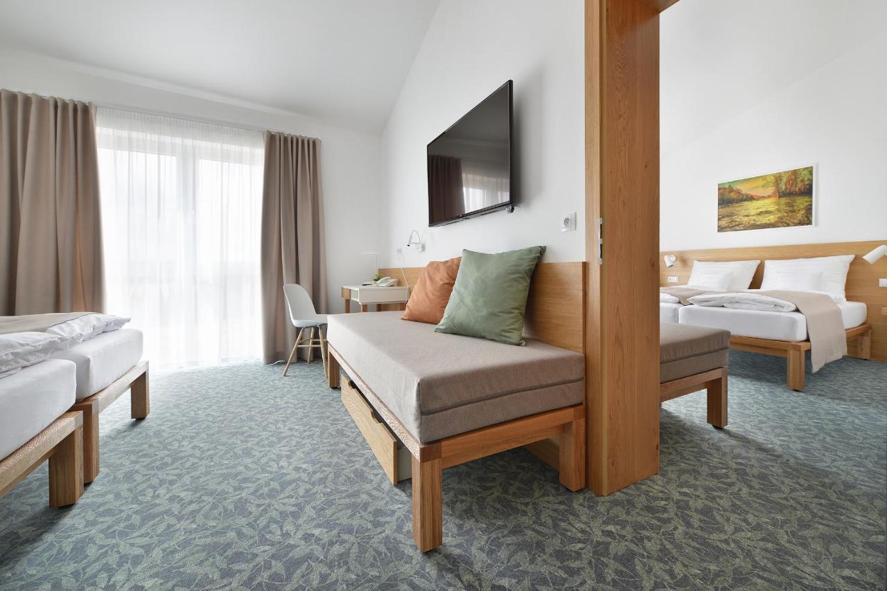 Wellness Hotel Happy Star نانيتسيه المظهر الخارجي الصورة