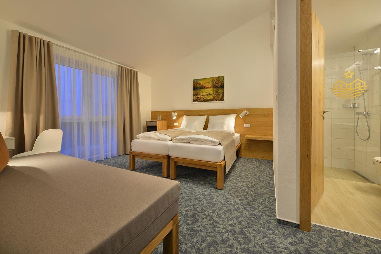 Wellness Hotel Happy Star نانيتسيه المظهر الخارجي الصورة