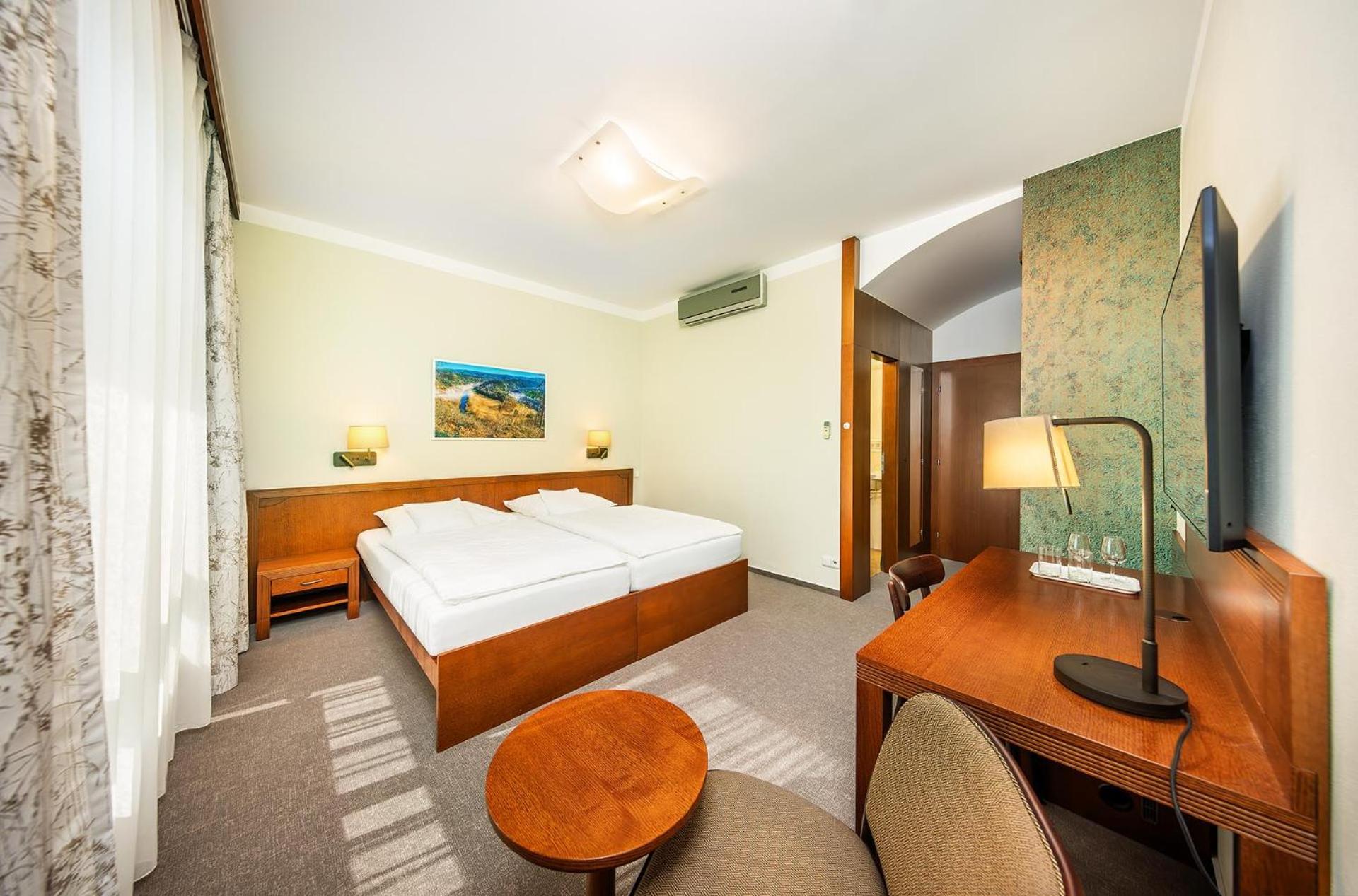 Wellness Hotel Happy Star نانيتسيه المظهر الخارجي الصورة