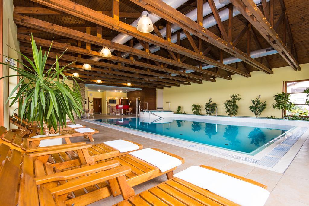 Wellness Hotel Happy Star نانيتسيه المظهر الخارجي الصورة