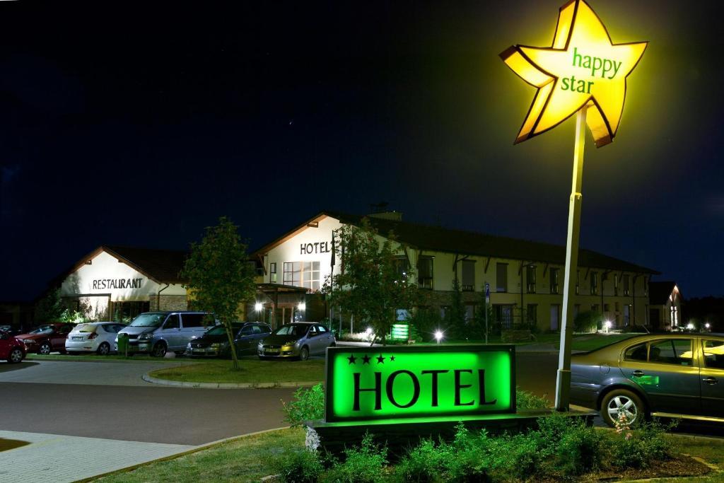 Wellness Hotel Happy Star نانيتسيه المظهر الخارجي الصورة