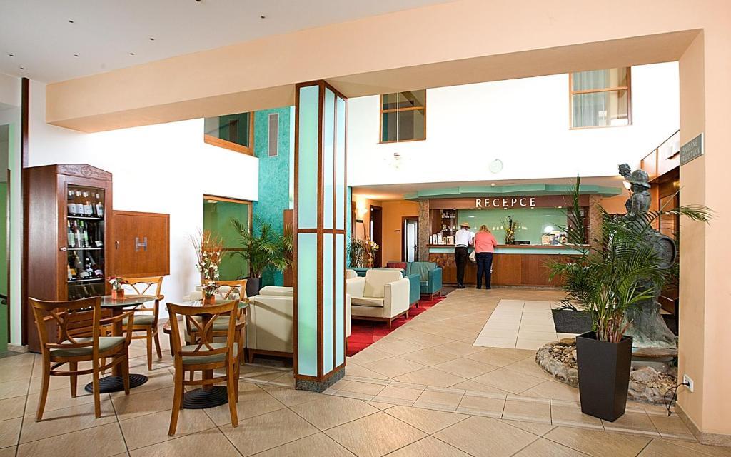 Wellness Hotel Happy Star نانيتسيه المظهر الخارجي الصورة