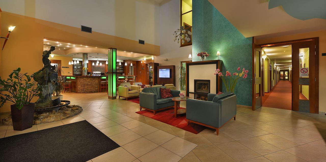 Wellness Hotel Happy Star نانيتسيه المظهر الخارجي الصورة